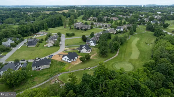 $899,900 | 136 Stillcreek Road, Millersville, PA 17551