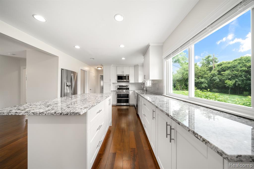 6895 Halyard Road Bloomfield Hills, MI 48301 - Photo 14 of 44