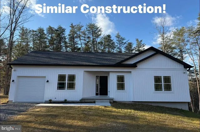 $369,900 | 523 Oak Hill Road, Berkeley Springs, WV 25411