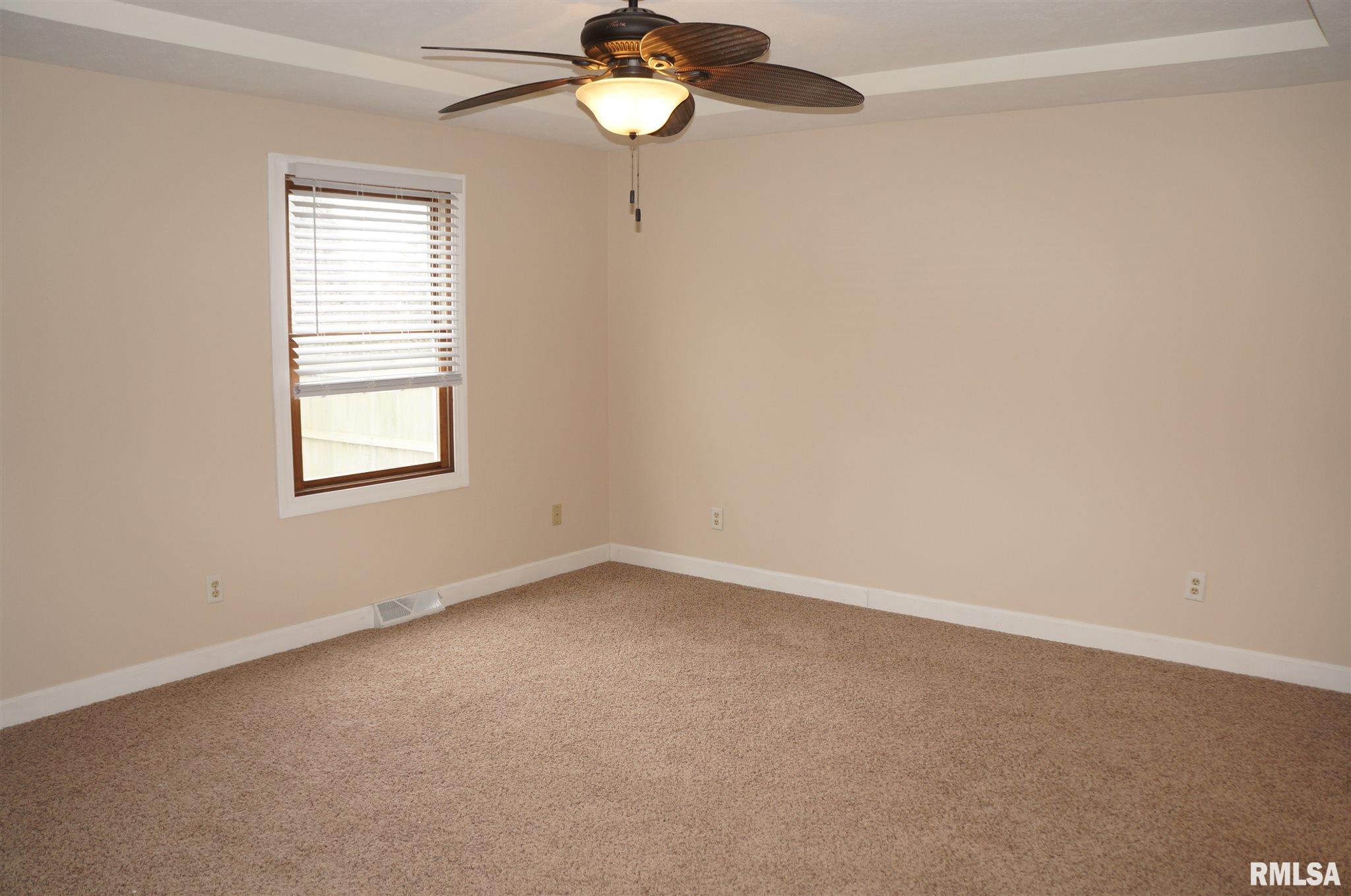6504 Christine Court Springfield, IL 62712 - Photo 8 of 25 Gallery Image 8