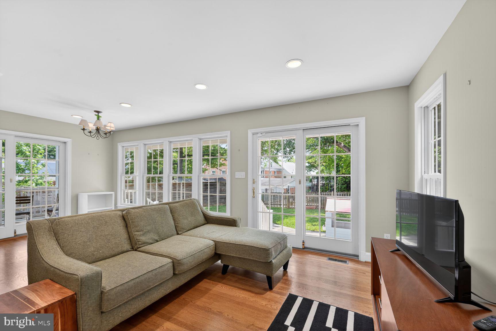 5105 34th Street Northwest Washington, DC 20008 - Photo 8 of 26