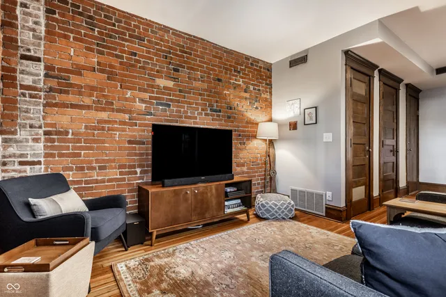 $200,001 | 108 East St Clair Street, Unit G, Indianapolis, IN 46204