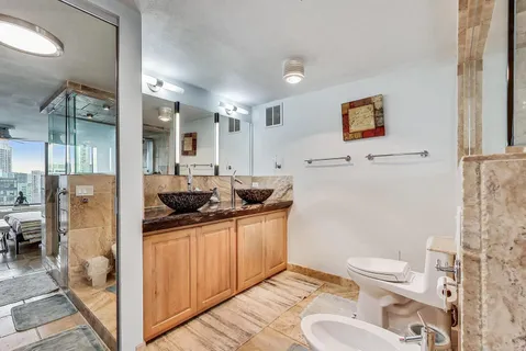 $880,000 | 505 North Lake Shore Drive, Unit 5302, Chicago, IL 60611