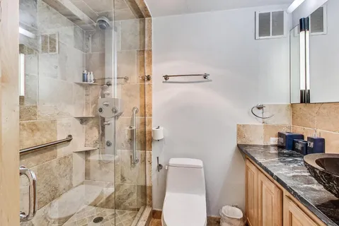 $880,000 | 505 North Lake Shore Drive, Unit 5302, Chicago, IL 60611