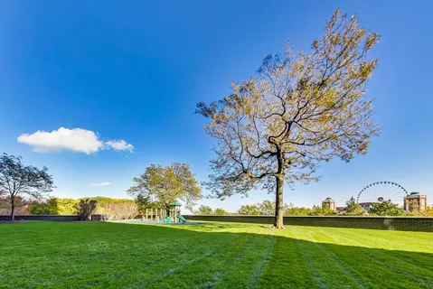 $880,000 | 505 North Lake Shore Drive, Unit 5302, Chicago, IL 60611