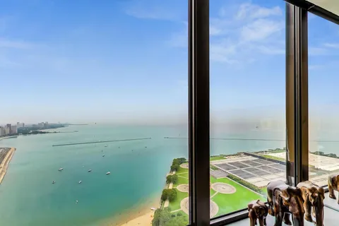 $880,000 | 505 North Lake Shore Drive, Unit 5302, Chicago, IL 60611