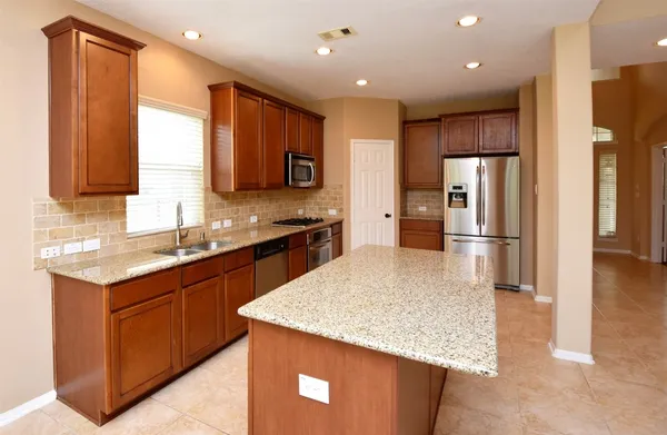 $4,500 | 30 Granite Path Place, The Woodlands, TX 77389