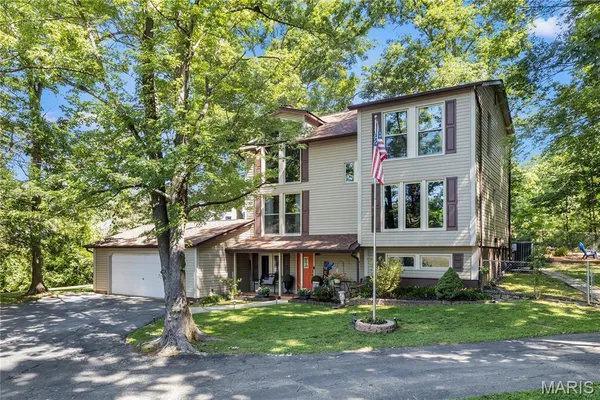 $364,900 | 11 Hickory Hollow Lane, Fenton, MO 63026