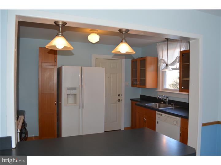 312 North Manoa Road Havertown, PA 19083 - Photo 6 of 18 Kitchen