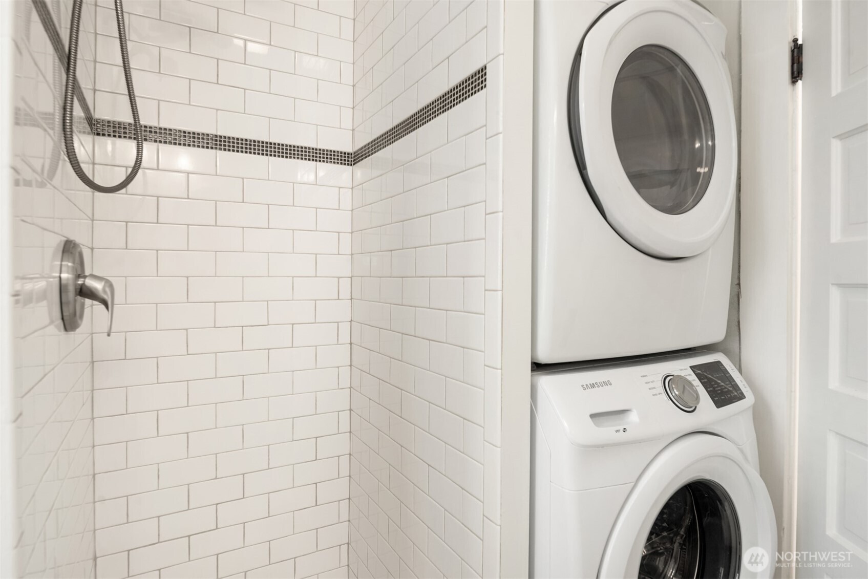 3807 East Jefferson Street Seattle, WA 98122 - Photo 32 of 39 a utility room with dryer and washer