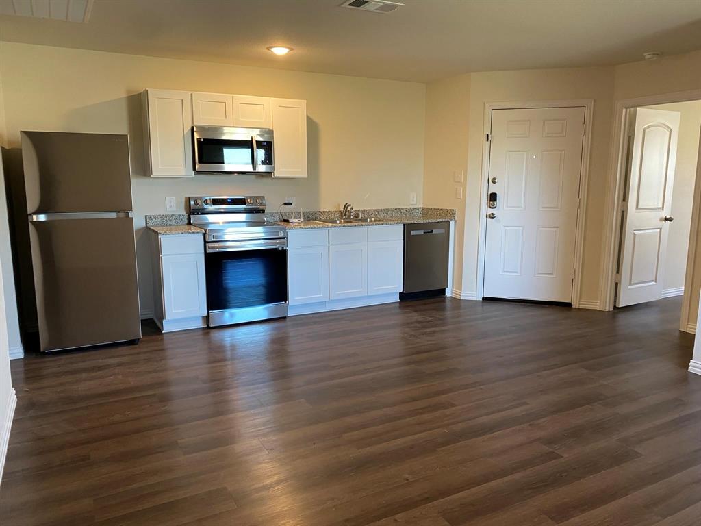 2203 Henry Street, Unit B Greenville, TX 75401 - Photo 2 of 15