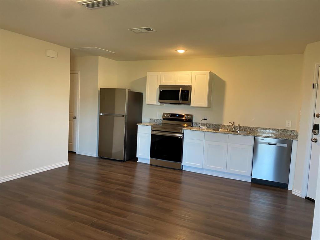 2203 Henry Street, Unit B Greenville, TX 75401 - Photo 3 of 15