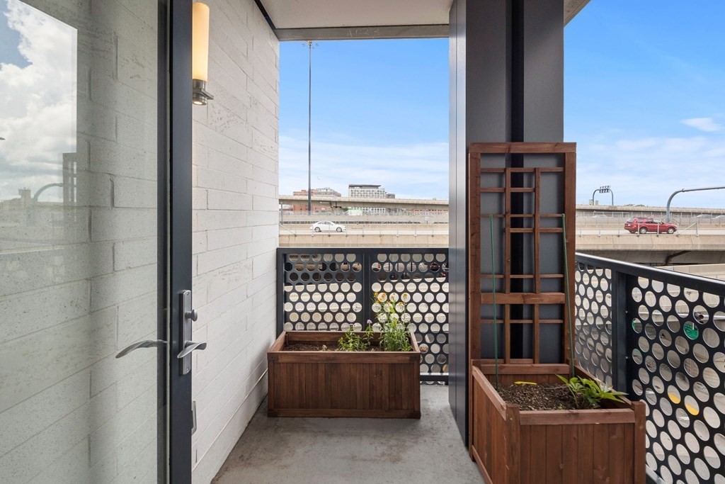 40 Traveler Street, Unit 403 Boston, MA 02118 - Photo 26 of 35