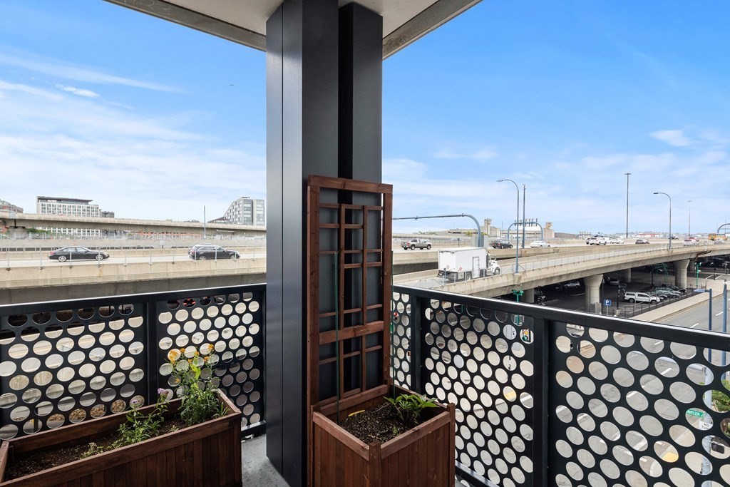 40 Traveler Street, Unit 403 Boston, MA 02118 - Photo 27 of 35