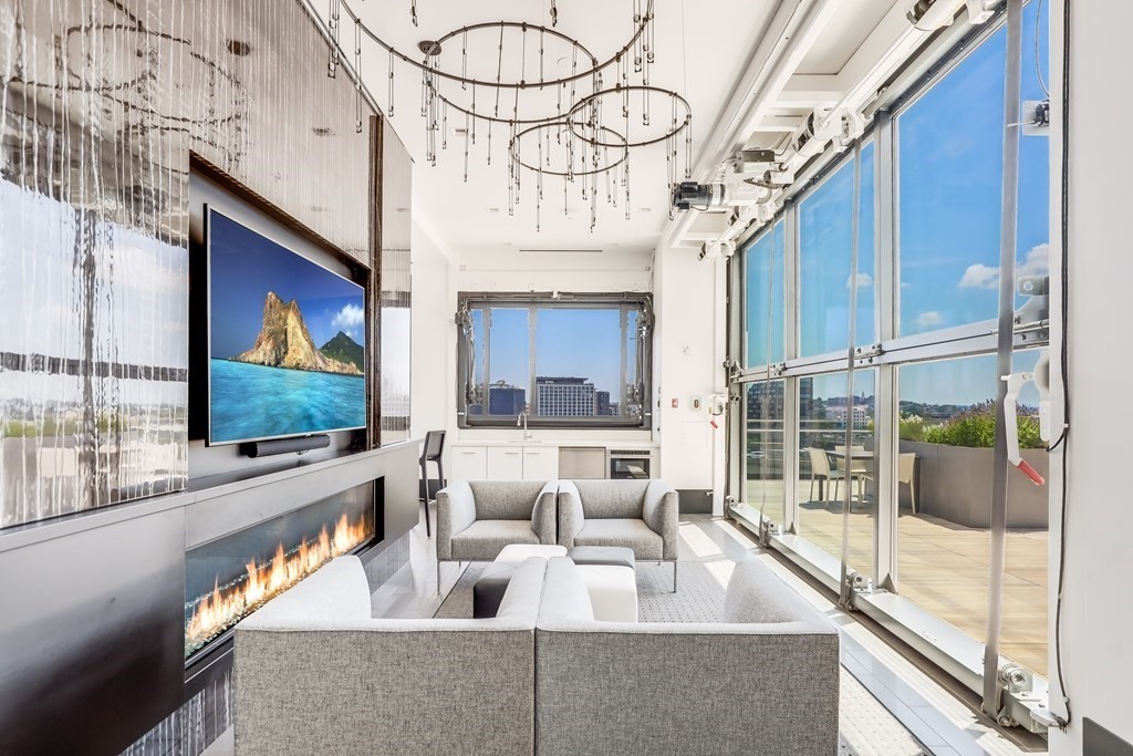 40 Traveler Street, Unit 403 Boston, MA 02118 - Photo 31 of 35