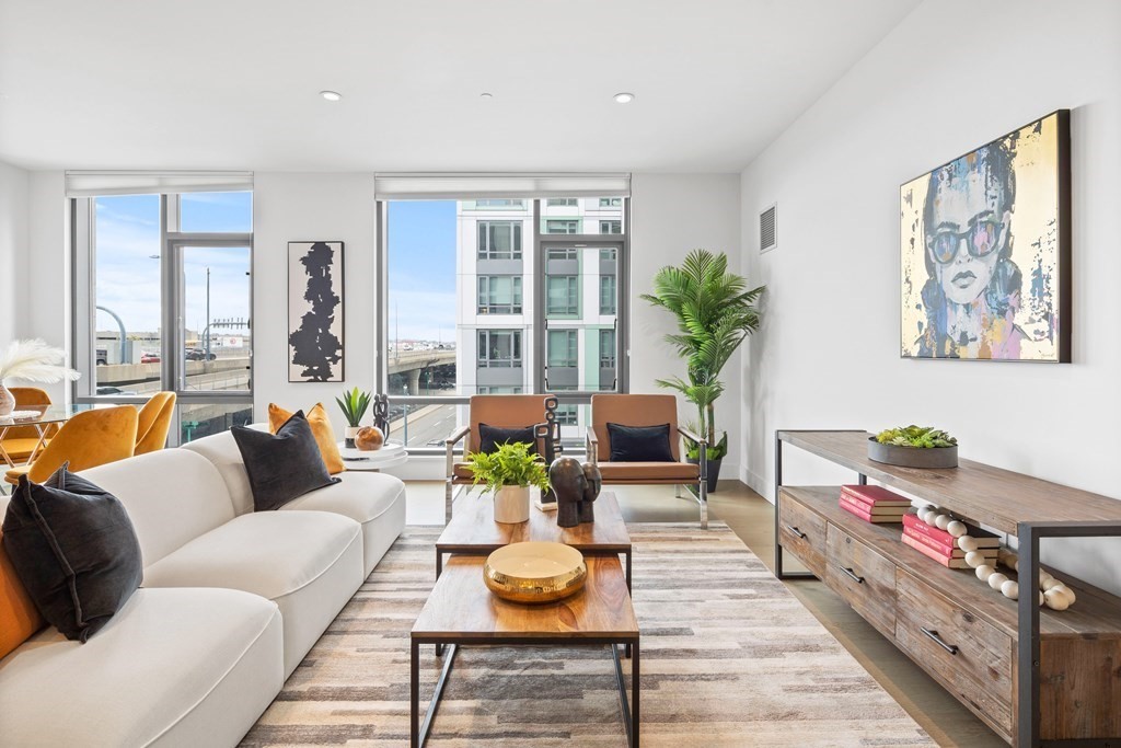 40 Traveler Street, Unit 403 Boston, MA 02118 - Photo 5 of 35