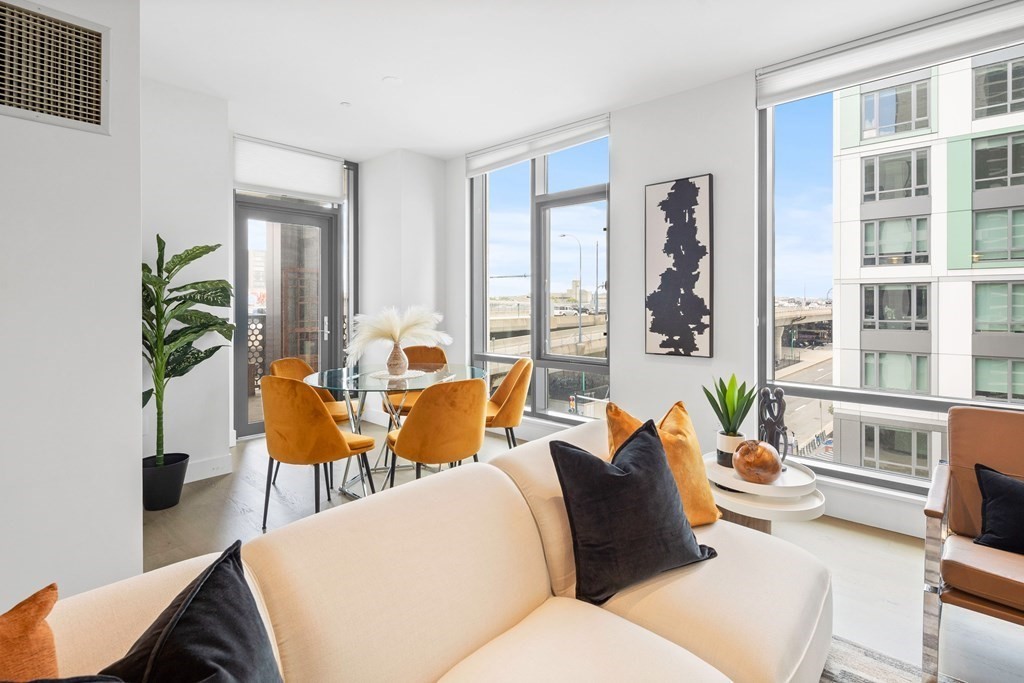 40 Traveler Street, Unit 403 Boston, MA 02118 - Photo 10 of 35