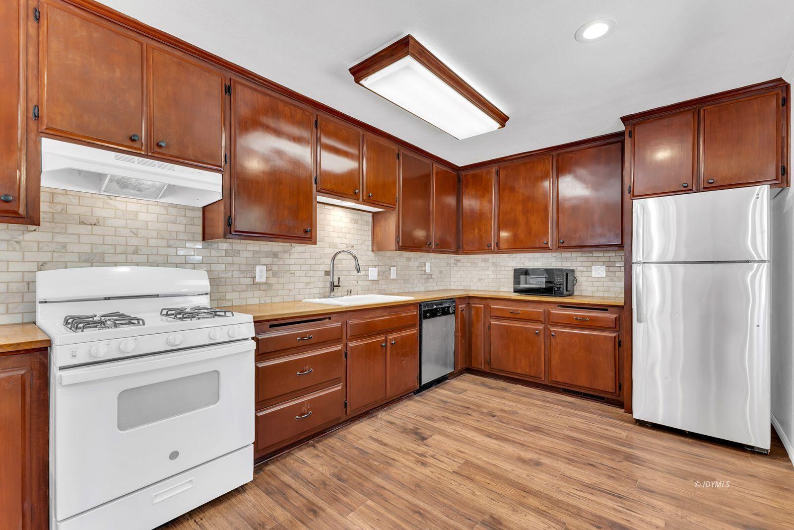 25495 Palomar Road Idyllwild, CA 92549 - Photo 20 of 51 20