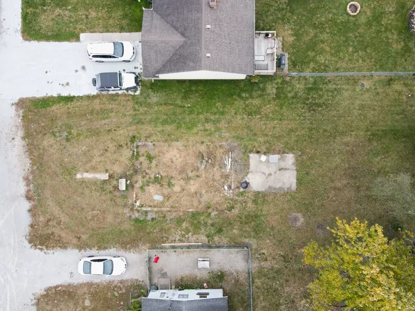 a view of residential houses with outdoor space