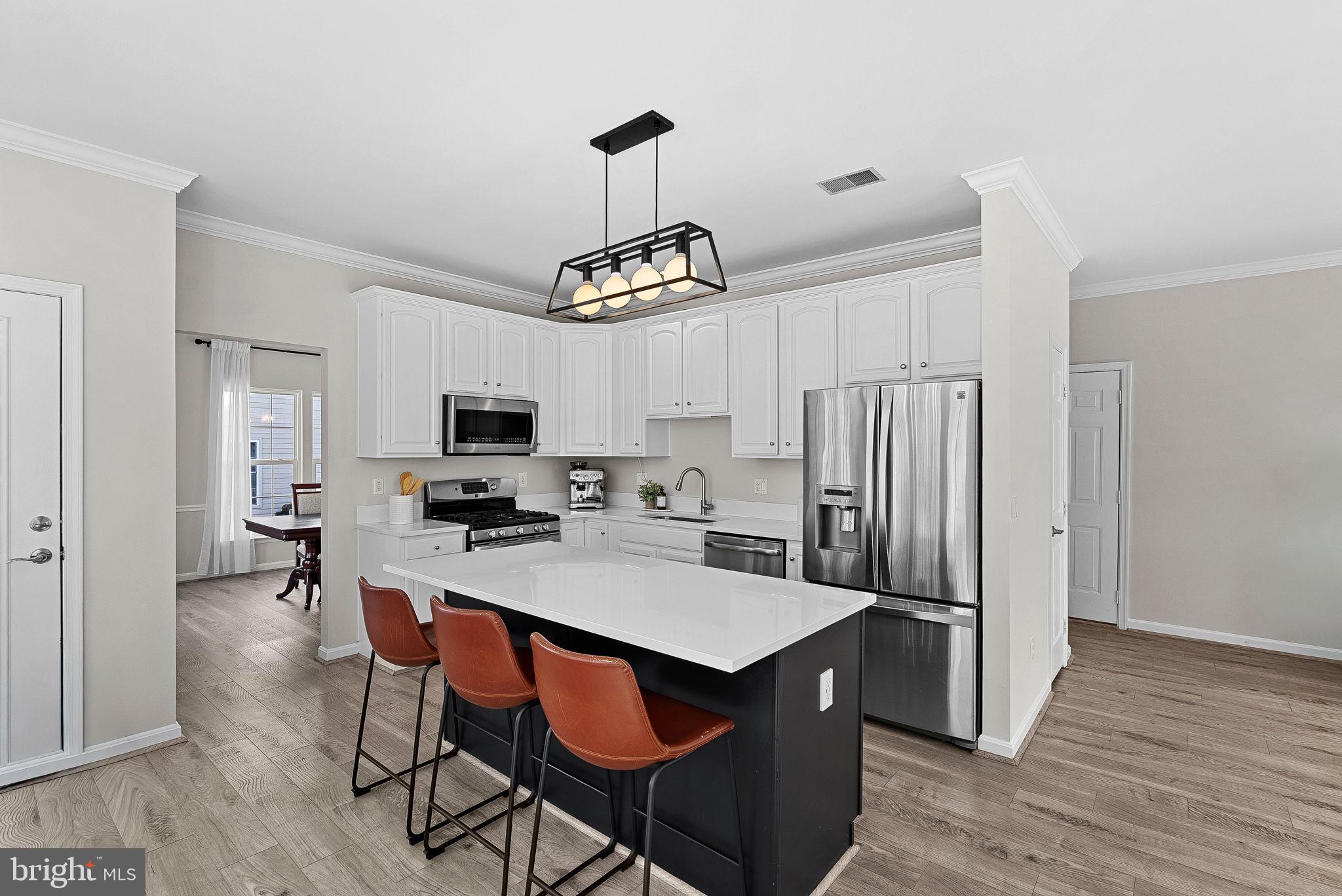 43192 Cardston Place Leesburg, VA 20176 - Photo 9 of 66 Updated Lighting Fixtures