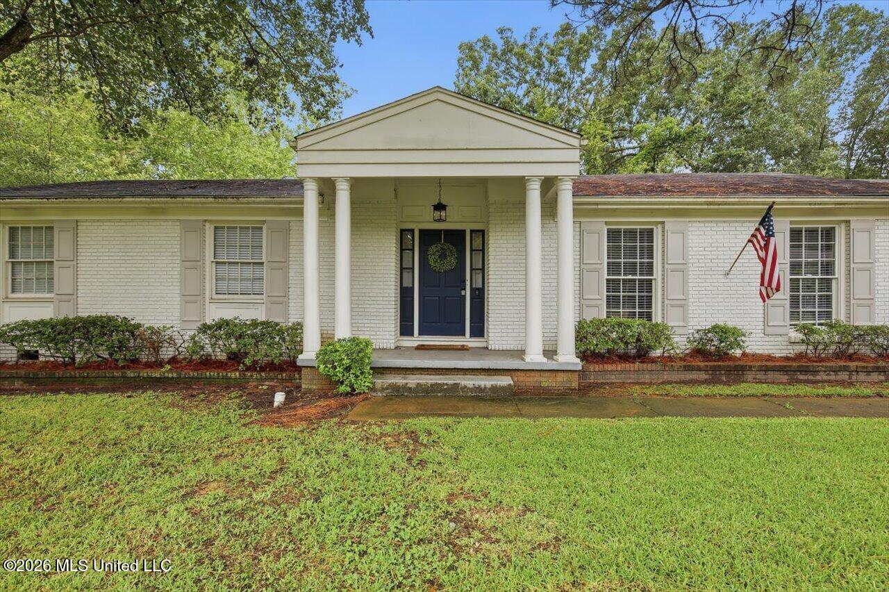 804 Dunton Road Clinton, MS 39056 - Photo 2 of 33 04-804 Dunton Rd _ Hometoursms.com