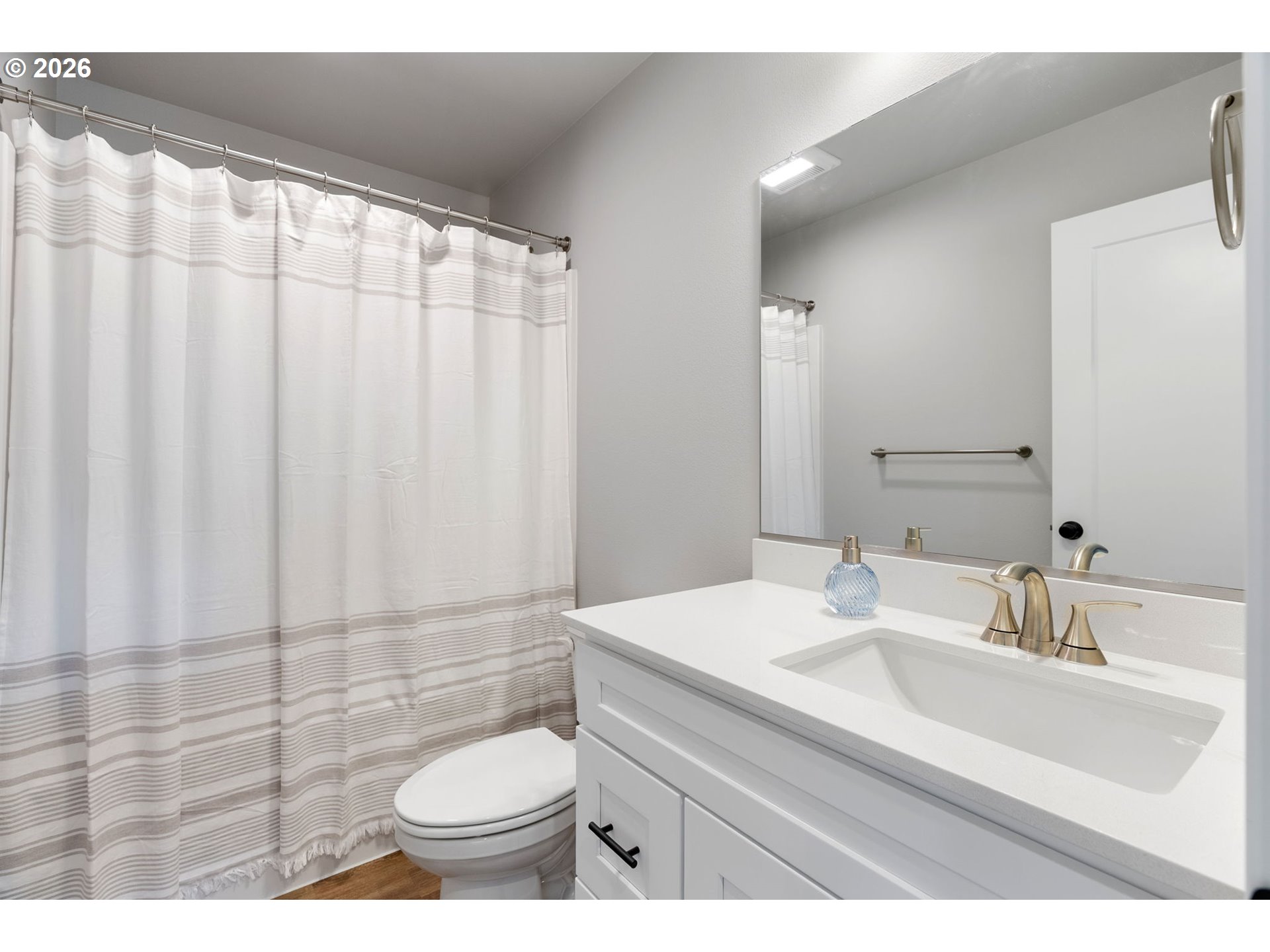 377 Johnson Road Lyle, WA 98635 - Photo 15 of 24 Bathroom