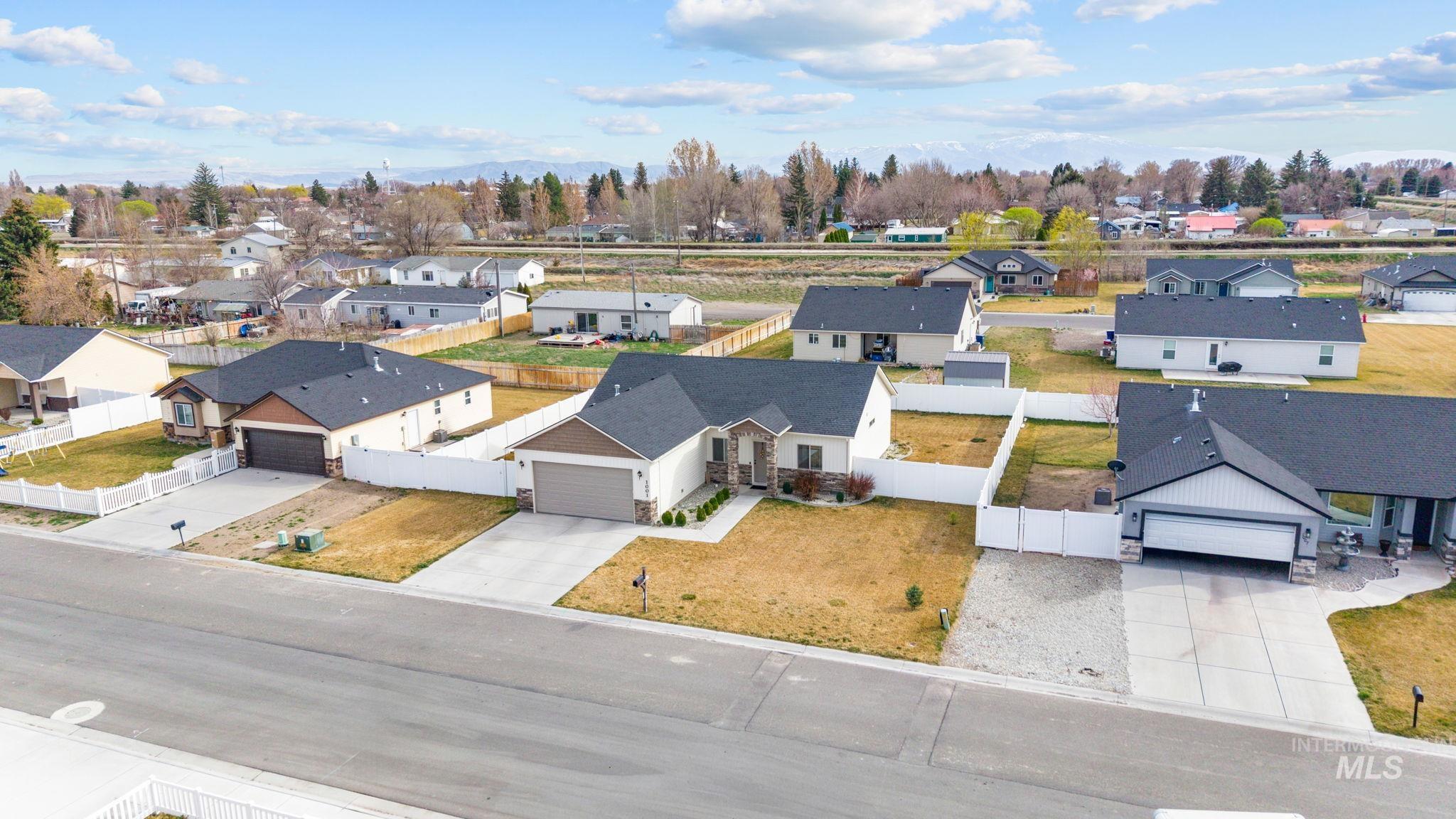 1001 13th Street Rupert, ID 83350 - Photo 36 of 40 Aerial perspective of suburban area