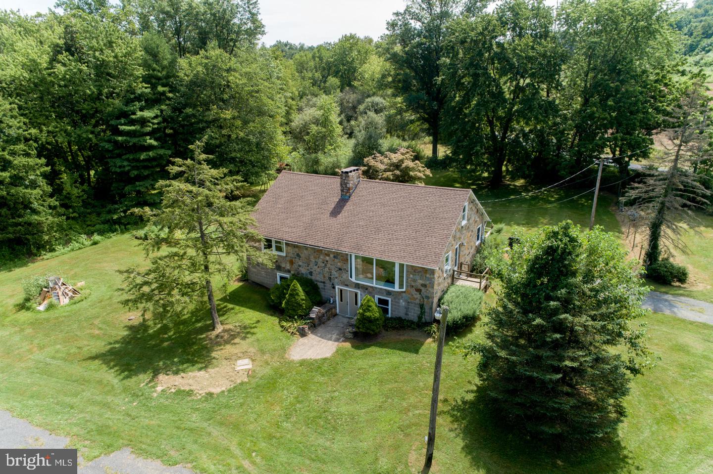210 Stouts Valley Road Easton, PA 18042 - Photo 4 of 48