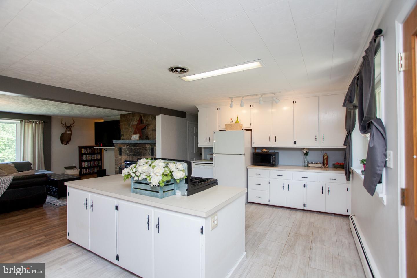 210 Stouts Valley Road Easton, PA 18042 - Photo 10 of 48