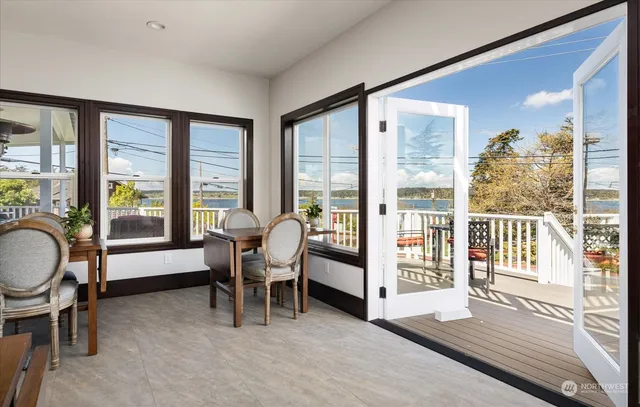 $2,295,000 | 807 North Main Street, Coupeville, WA 98239