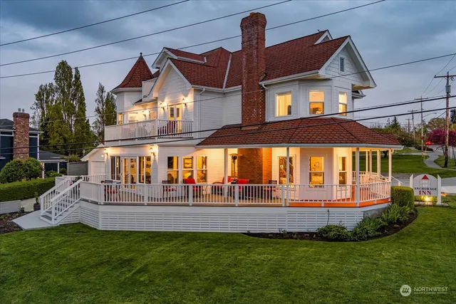 $2,295,000 | 807 North Main Street, Coupeville, WA 98239