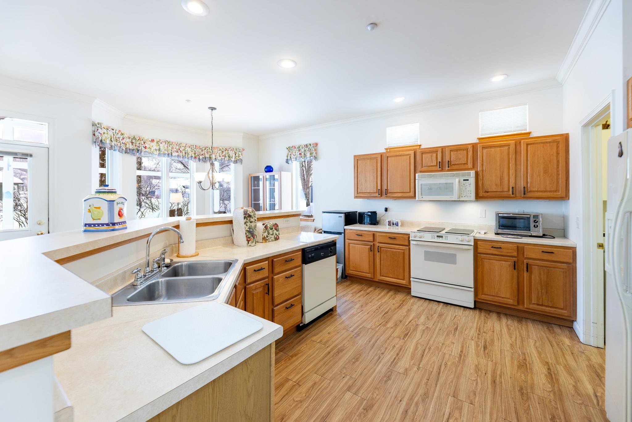 27 Fountain Way Lebanon, NH 03784 - Photo 11 of 35