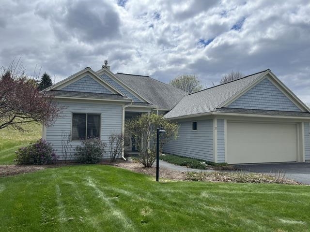 27 Fountain Way Lebanon, NH 03784 - Photo 2 of 32