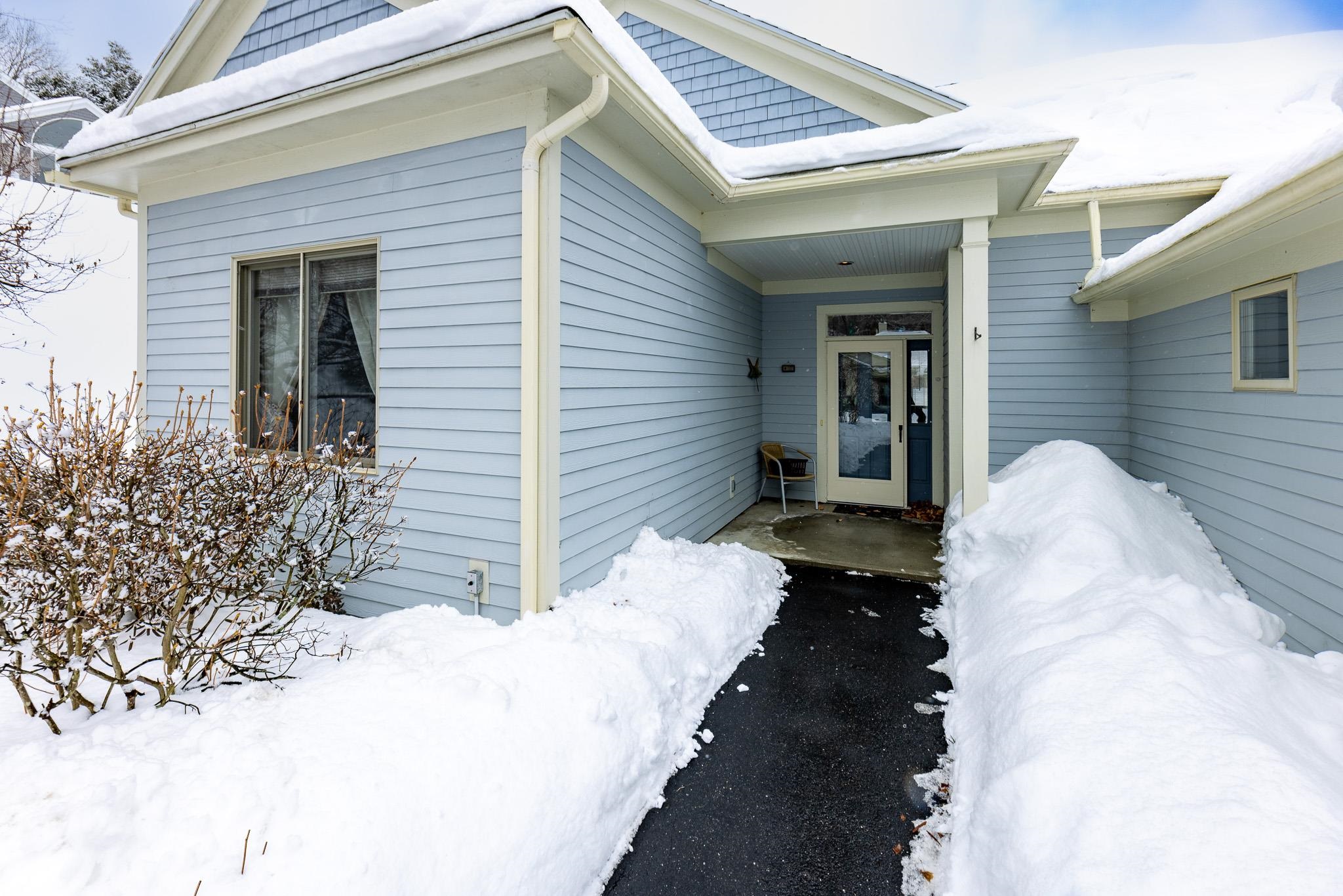 27 Fountain Way Lebanon, NH 03784 - Photo 4 of 35