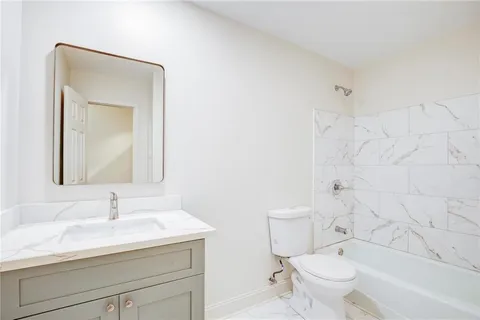 $299,900 | 94 Dunleith Drive, Destrehan, LA 70047