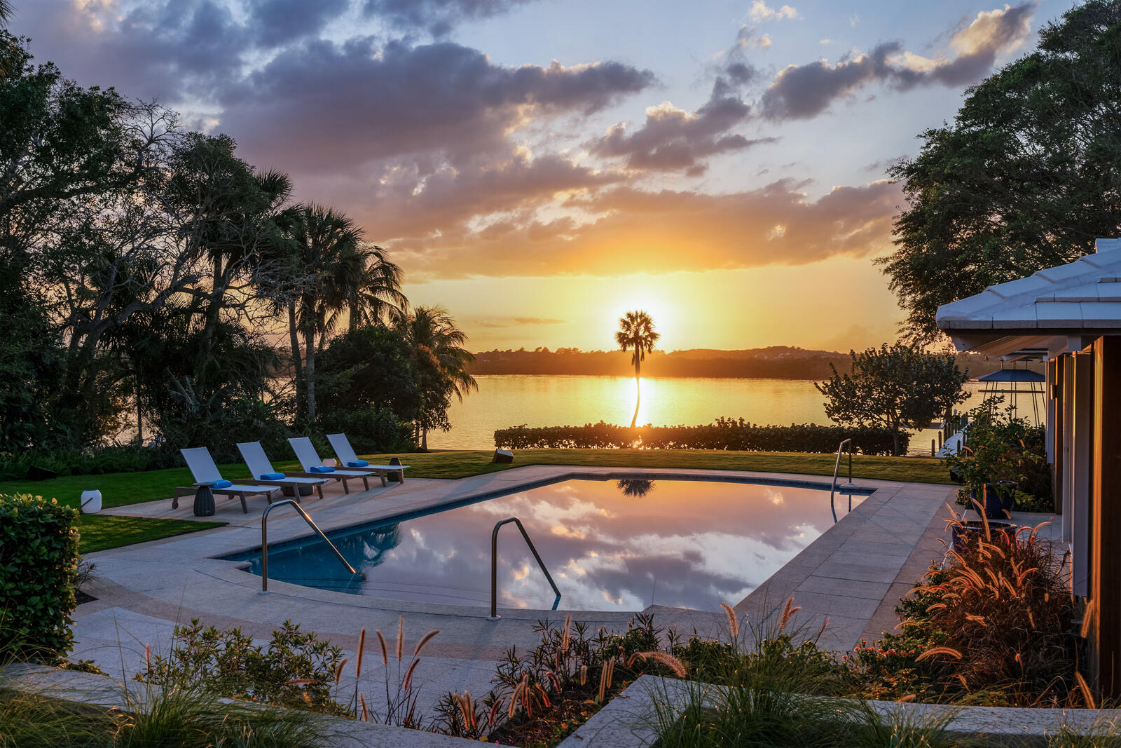 318 South Beach Road Hobe Sound, FL 33455 - Photo 5 of 34 Twilight Backyard
