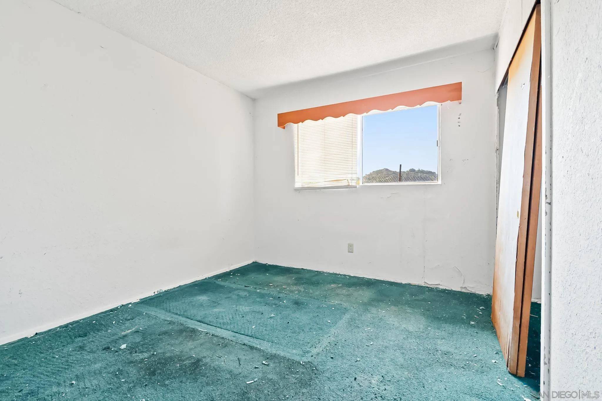 6133 Rainbow Heights Road Fallbrook, CA 92028 - Photo 37 of 55 a view of room with window