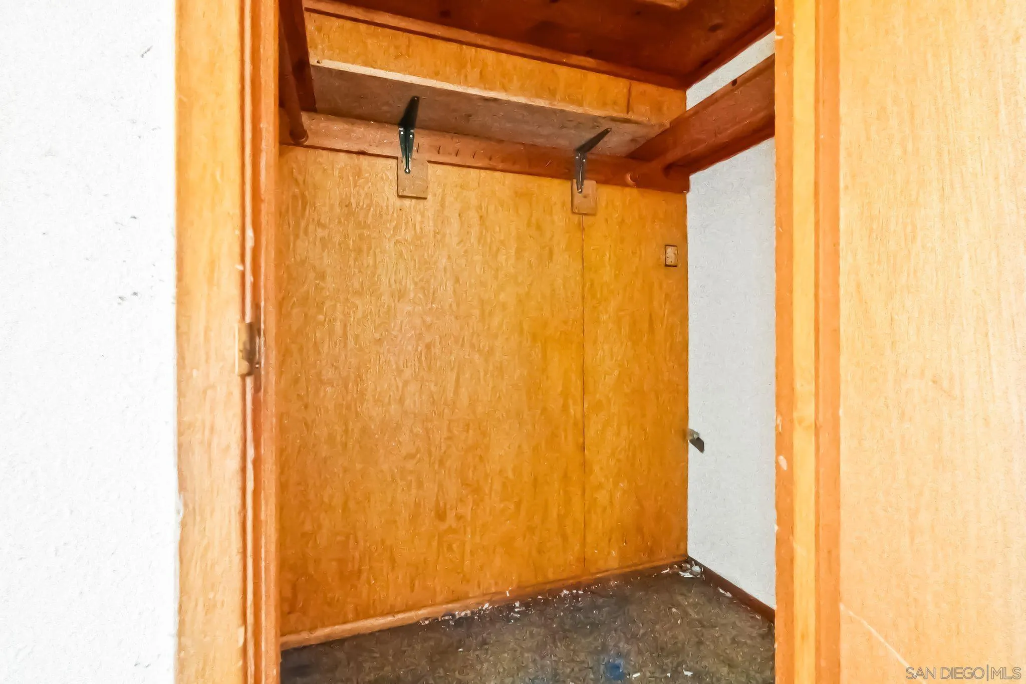 6133 Rainbow Heights Road Fallbrook, CA 92028 - Photo 40 of 55 a view of a walk in closet