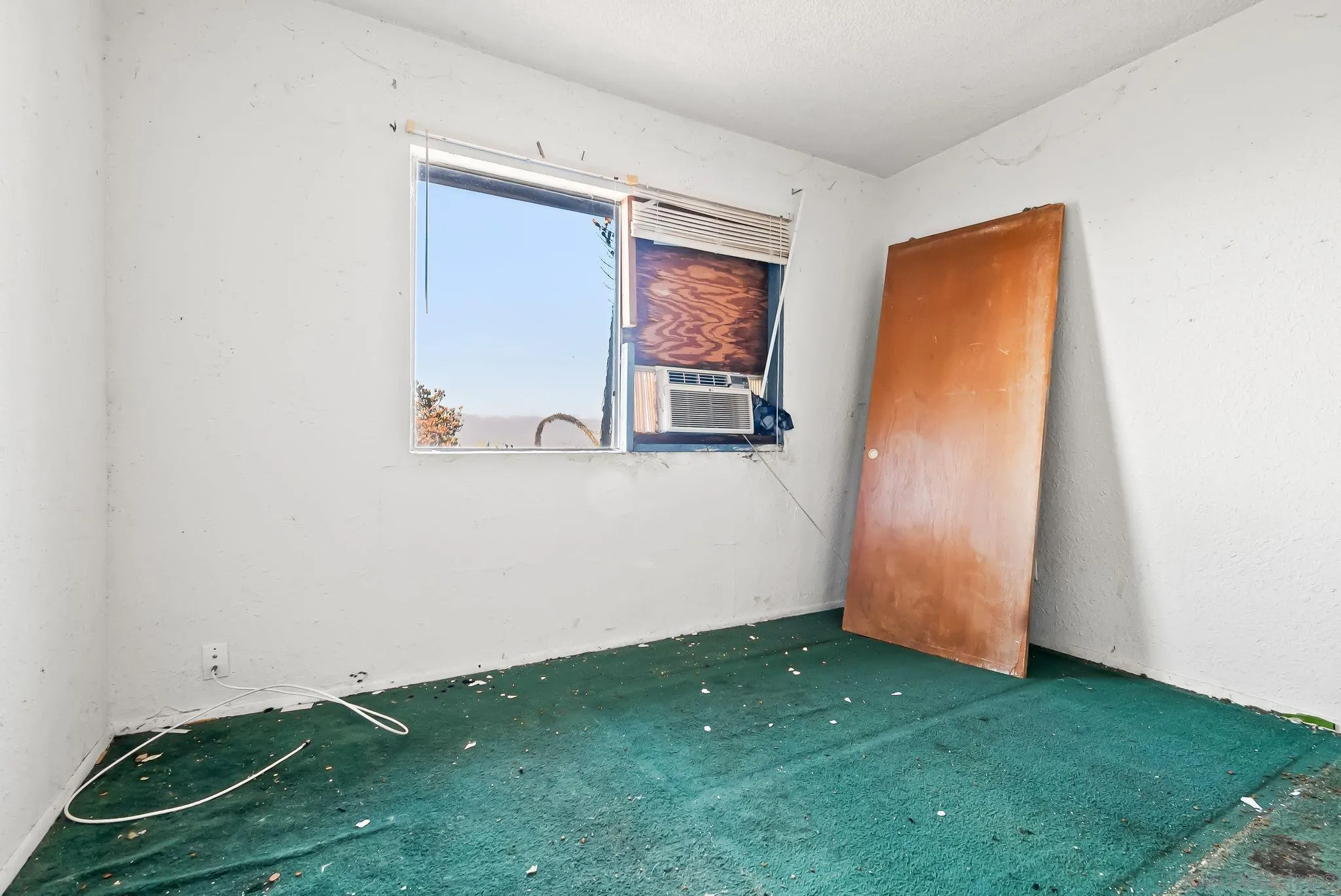 6133 Rainbow Heights Road Fallbrook, CA 92028 - Photo 42 of 55 a view of room with window and a ceiling fan