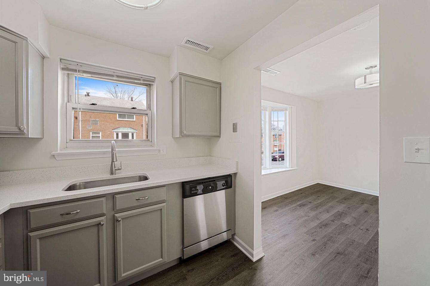 1871 Addison Road South District Heights, MD 20747 - Photo 6 of 21