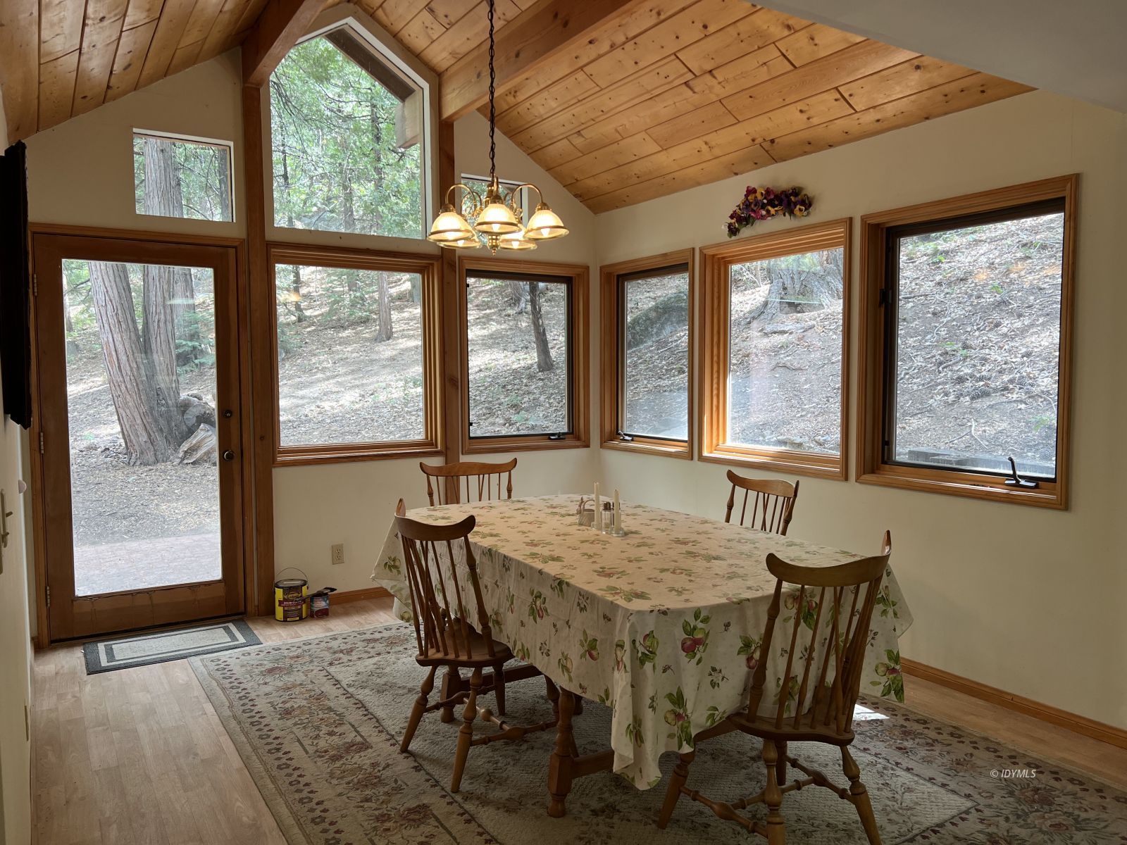 52635 Sylvan Way Idyllwild, CA 92549 - Photo 6 of 30 Dining Room