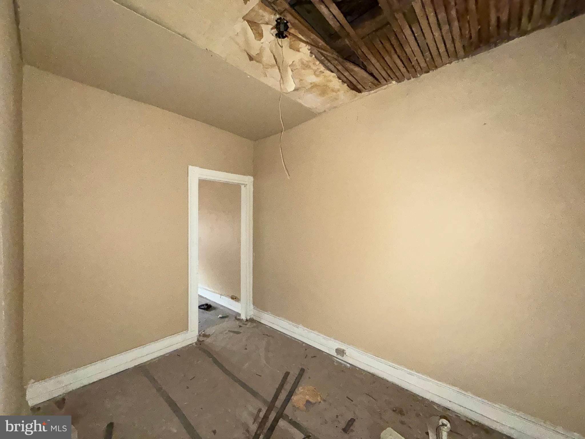 213 Furrow Street Baltimore, MD 21223 - Photo 15 of 19 a view of small space