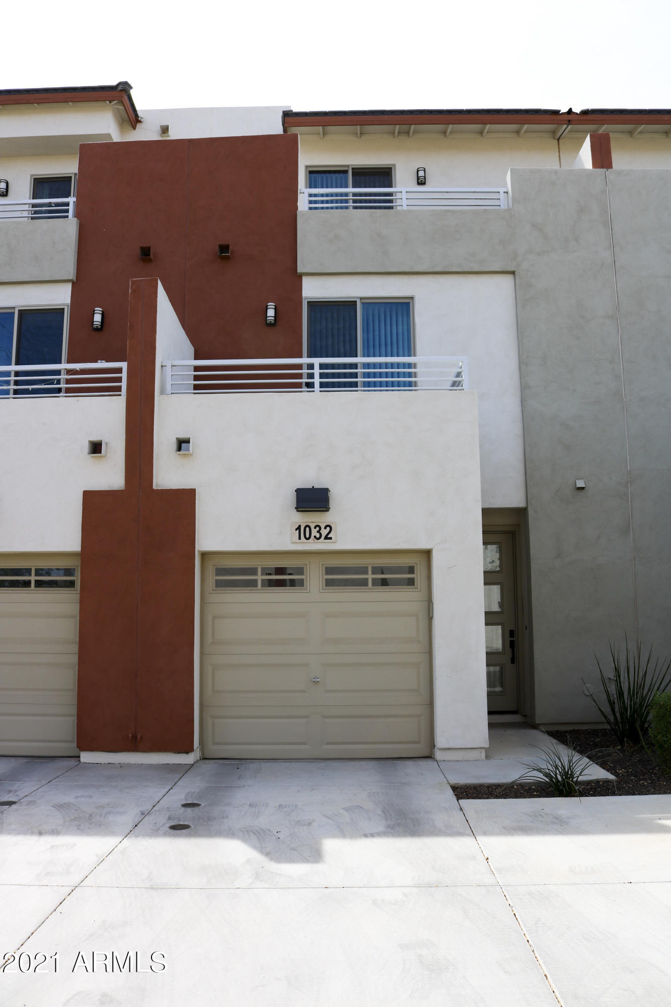 1032 North Miller Road Tempe, AZ 85288 - Photo 2 of 11 02