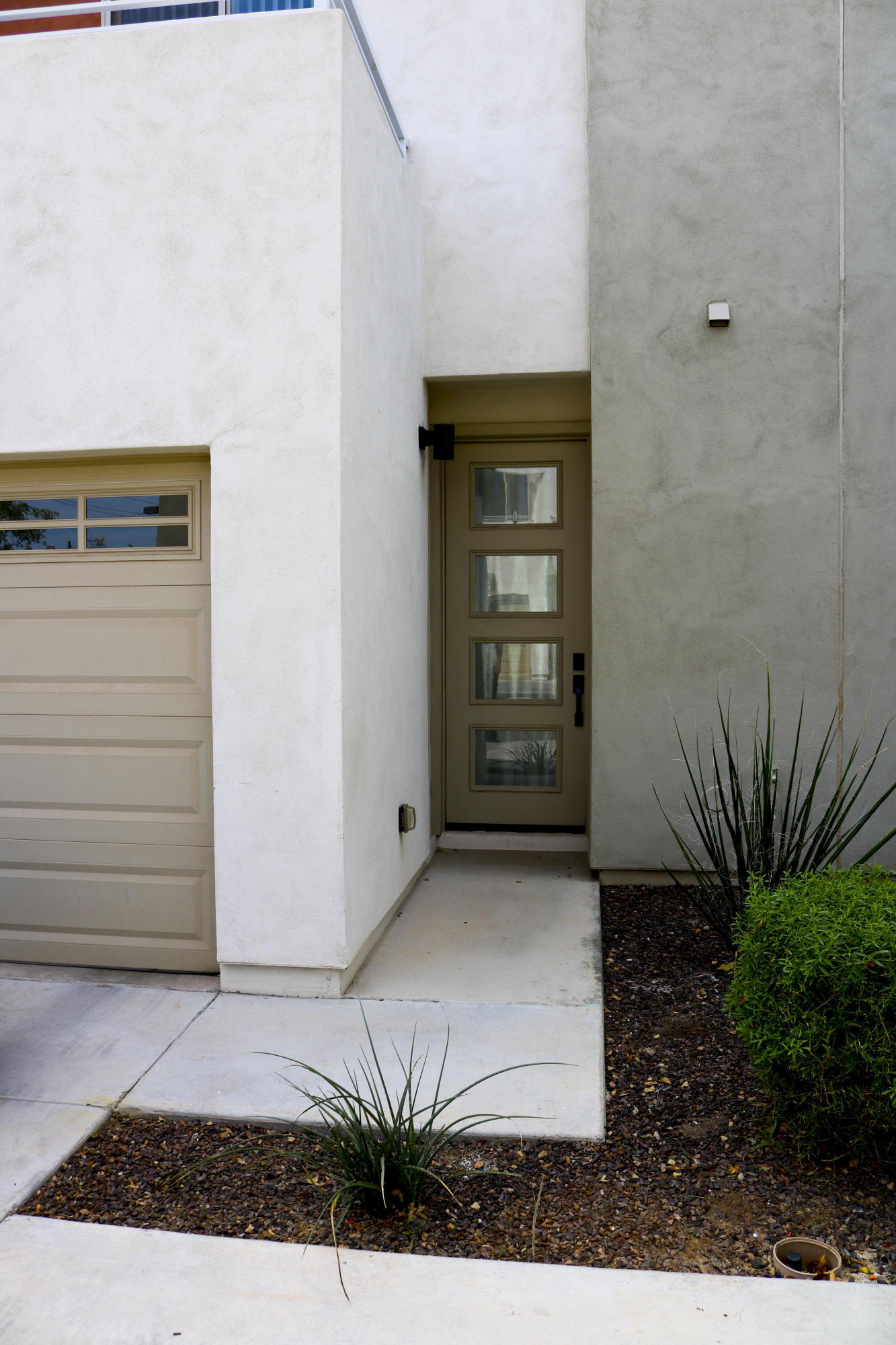 1032 North Miller Road Tempe, AZ 85288 - Photo 3 of 11 07