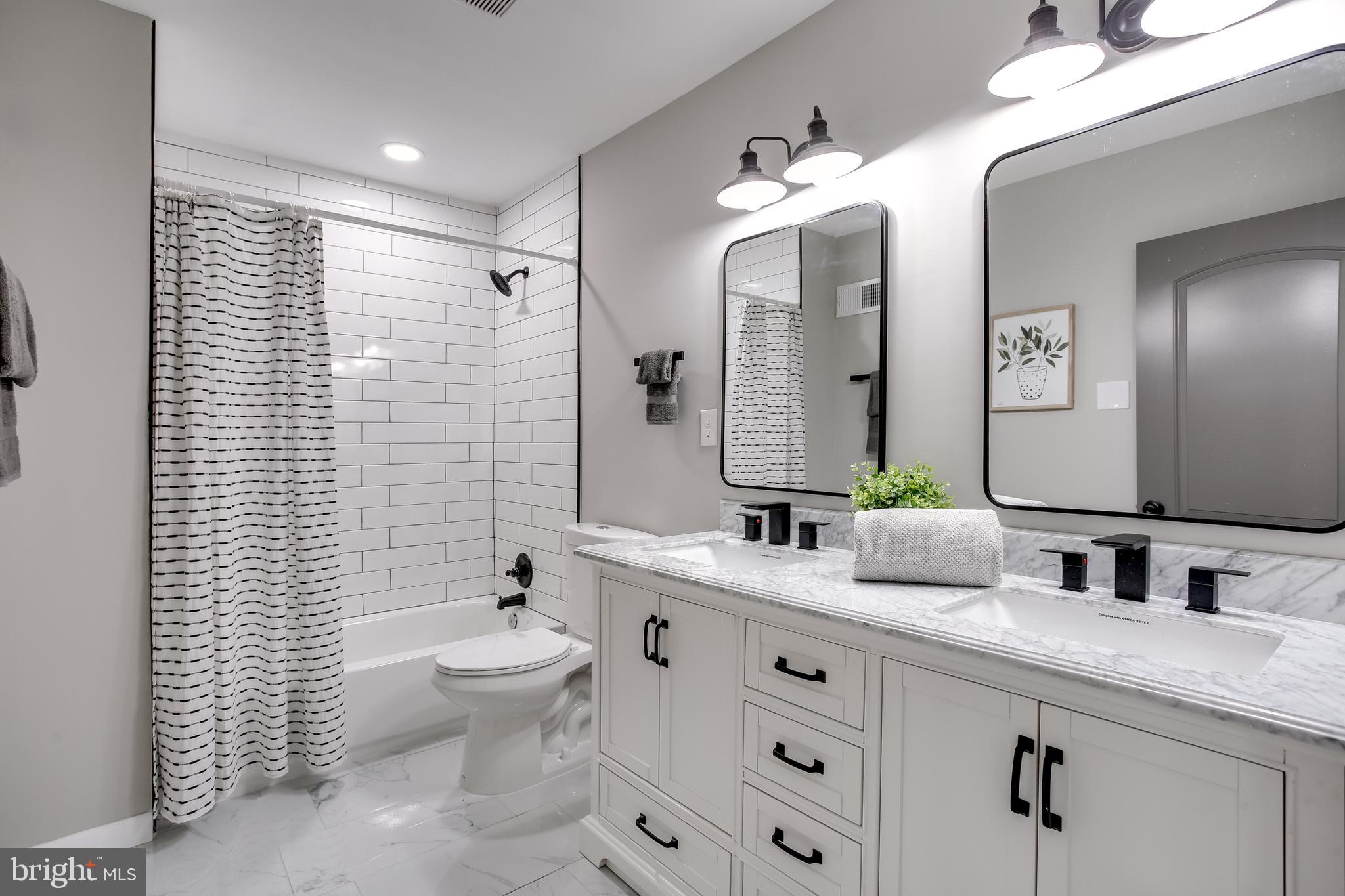 107 Meade Drive Annapolis, MD 21403 - Photo 11 of 46 Main Bath Ceramic Tile