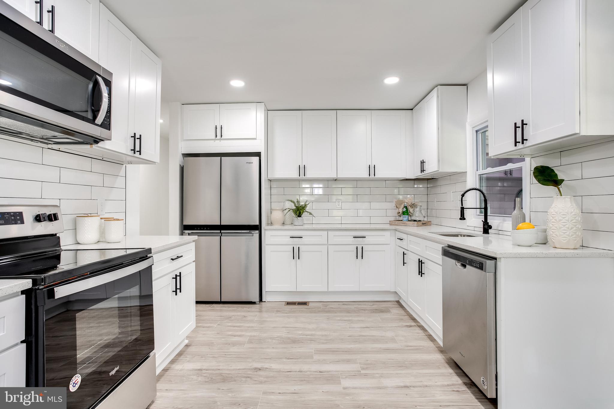 107 Meade Drive Annapolis, MD 21403 - Photo 5 of 46 Stainless Steel Appliances