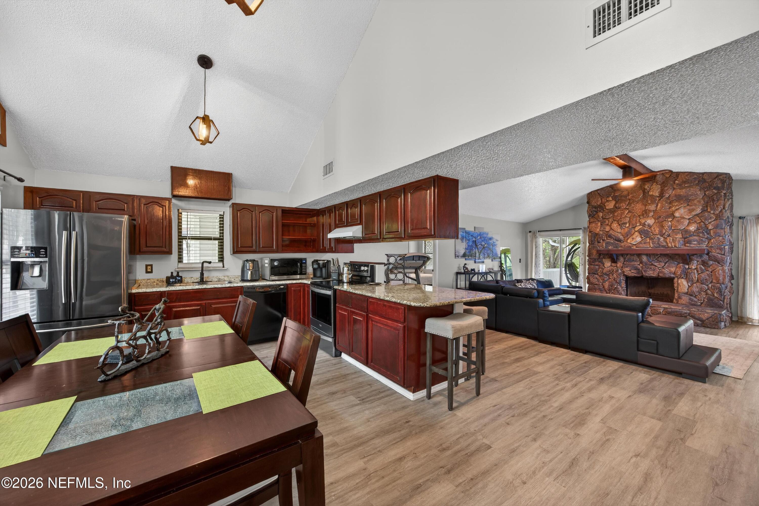2060 Cornell Road Middleburg, FL 32068 - Photo 6 of 38 Kitchen