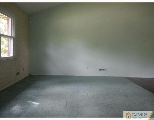 23 Hamlin Road East Brunswick, NJ 08816 - Photo 3 of 10 Gallery Image 3