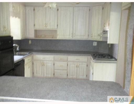 23 Hamlin Road East Brunswick, NJ 08816 - Photo 5 of 10 Gallery Image 5
