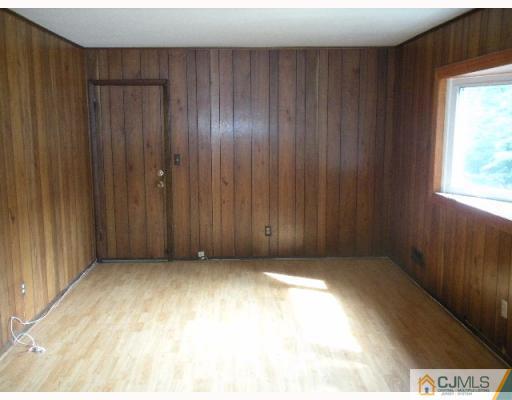 23 Hamlin Road East Brunswick, NJ 08816 - Photo 6 of 10 Gallery Image 6
